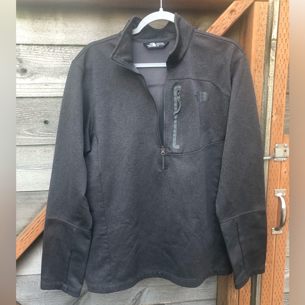 Men’s North Face Dark Grey Half-Zip Pullover (Large)